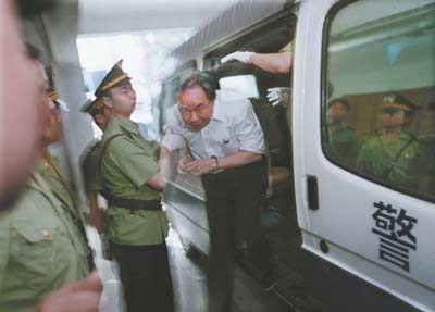 80年代首富牟其中,传奇企业家牟其中