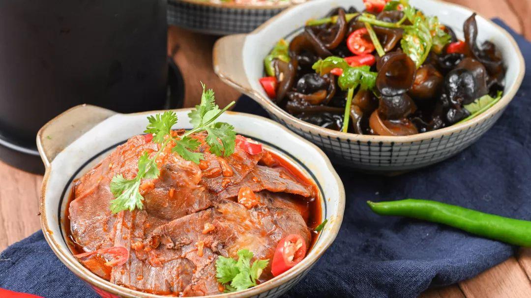 体育西嗦plus版米粉，一年卖出20万碗，fu南人一定都吃过