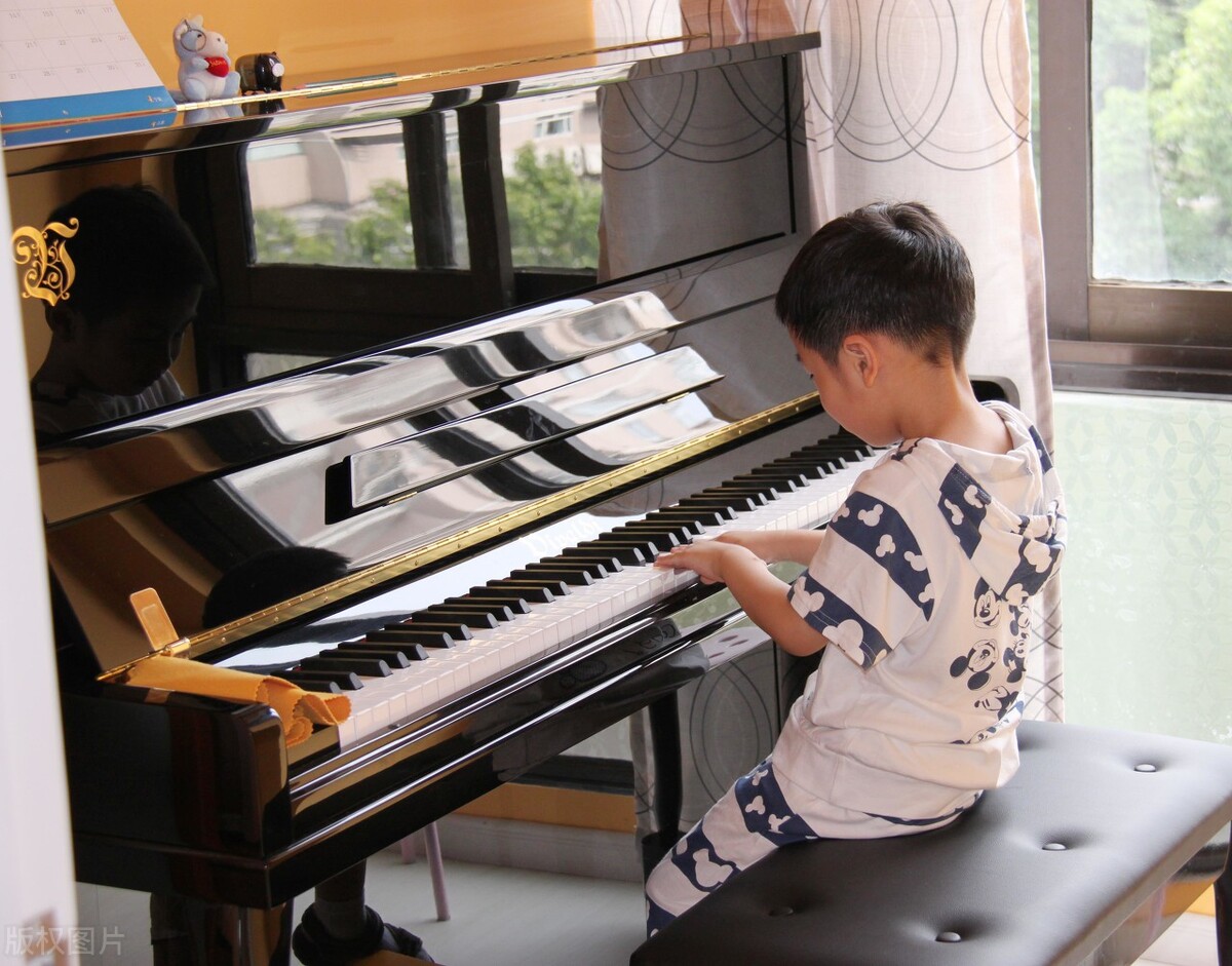 钢琴入门基本功训练视频,钢琴学习入门基本功教学