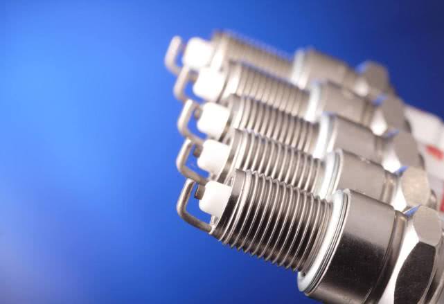 发动机故障灯亮一般几个问题,发动机故障灯亮一般是哪里问题