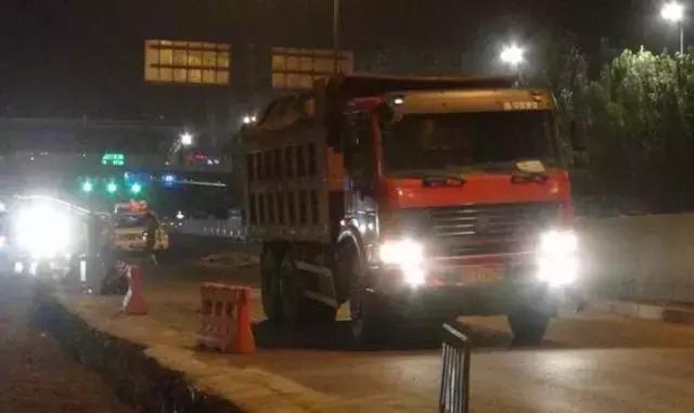 看卡车司机如何神操作,看大货车是如何自救的