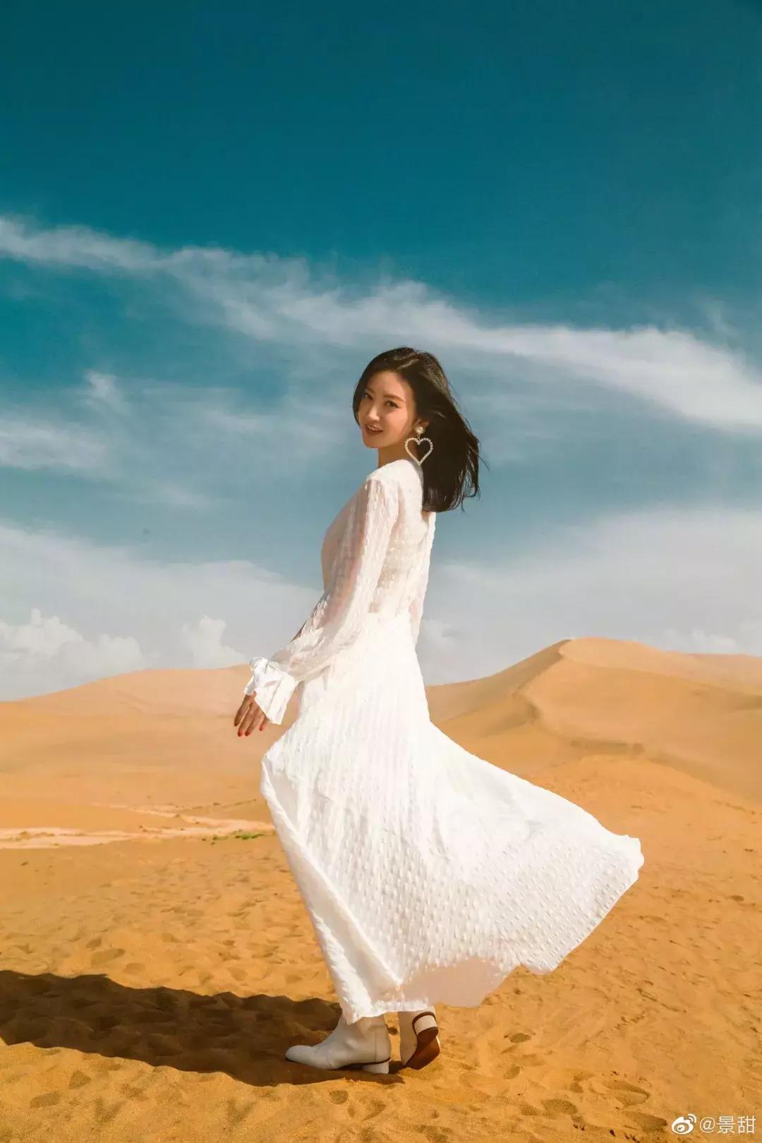 穿中筒靴明星们都爱穿,明星都爱穿的鞋子