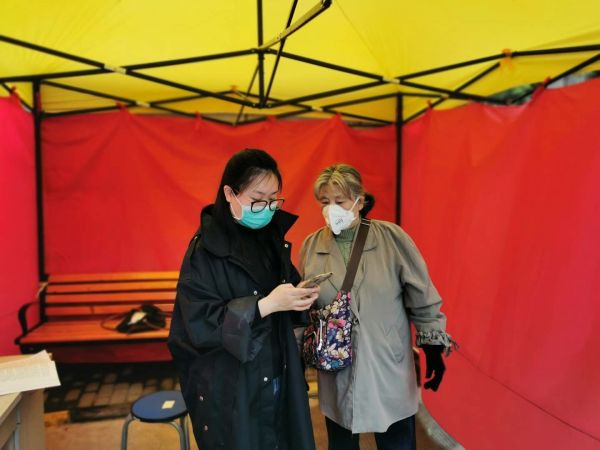 买药、取钱、充话费,空巢老人把这几位90后当亲人