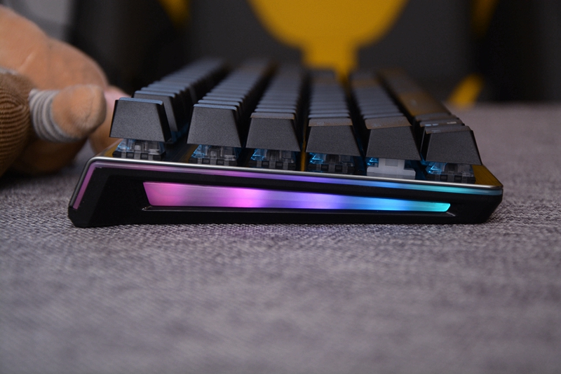 雷柏悬浮式青轴朋克机械键盘,雷柏1000元机械键盘推荐