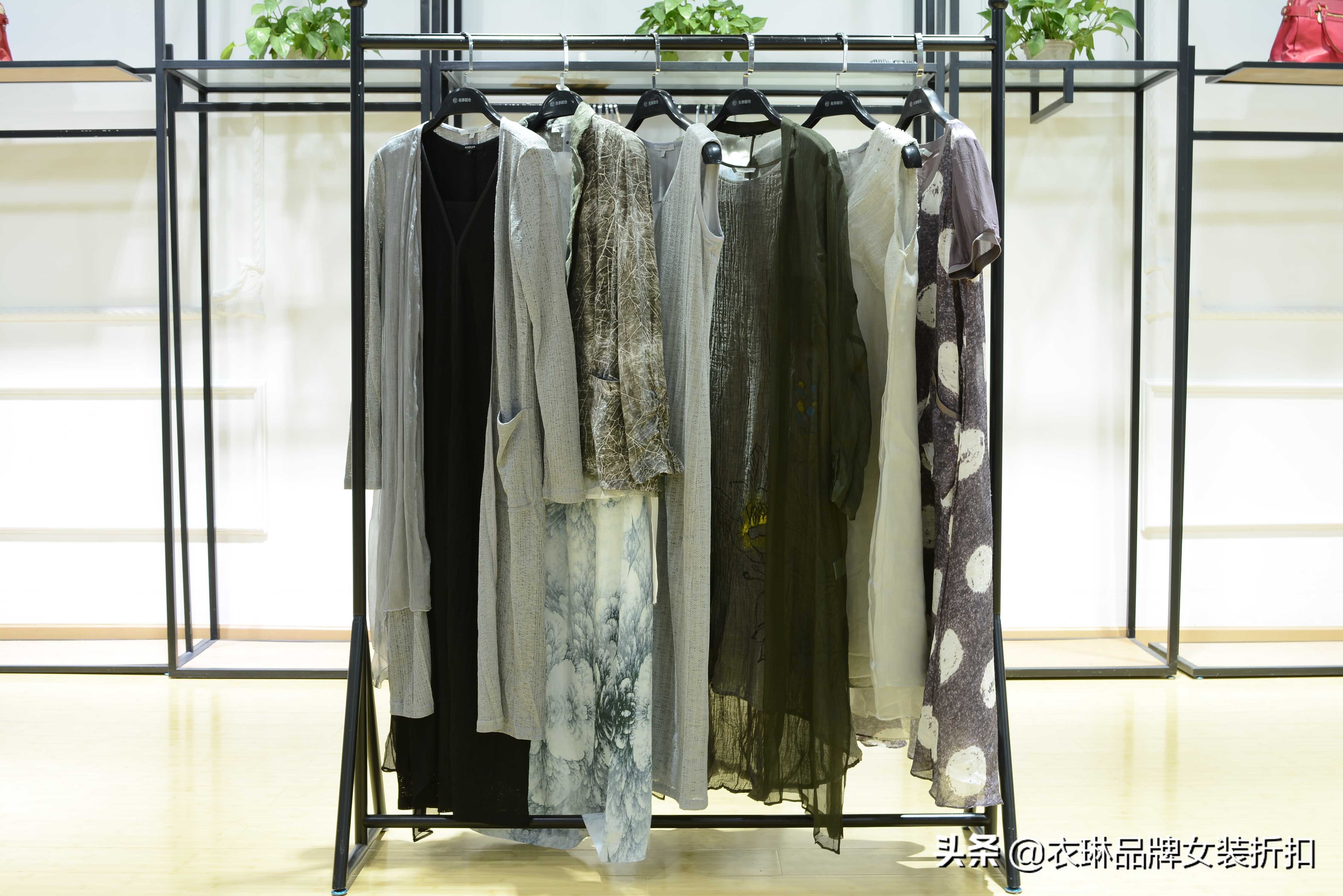 新手去服装批发市场怎么拿货,杭州品牌折扣女装批发市场在哪里