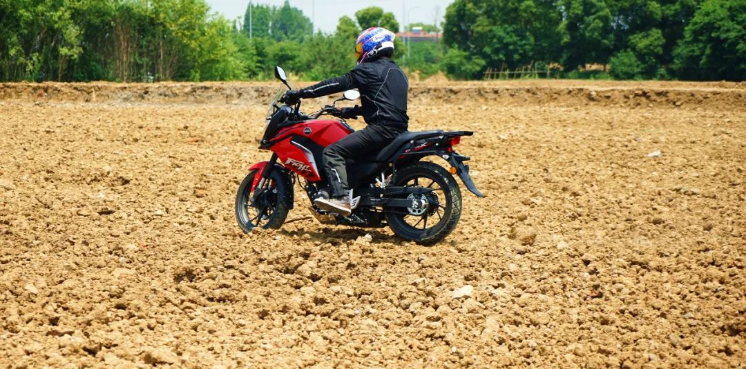 新大洲本田cbf190x骑行感受,本田拉力摩托车cbf190x