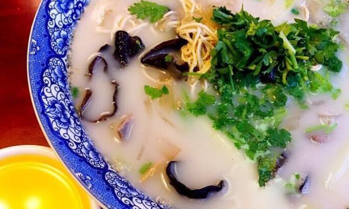 郑州烩面最正宗的店火车北站,郑州烩面168元一碗是哪家