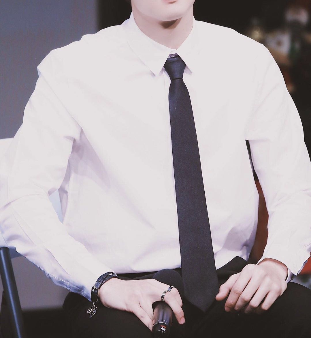 白衬衫在男生身上,为什么会有这么大的魅力?