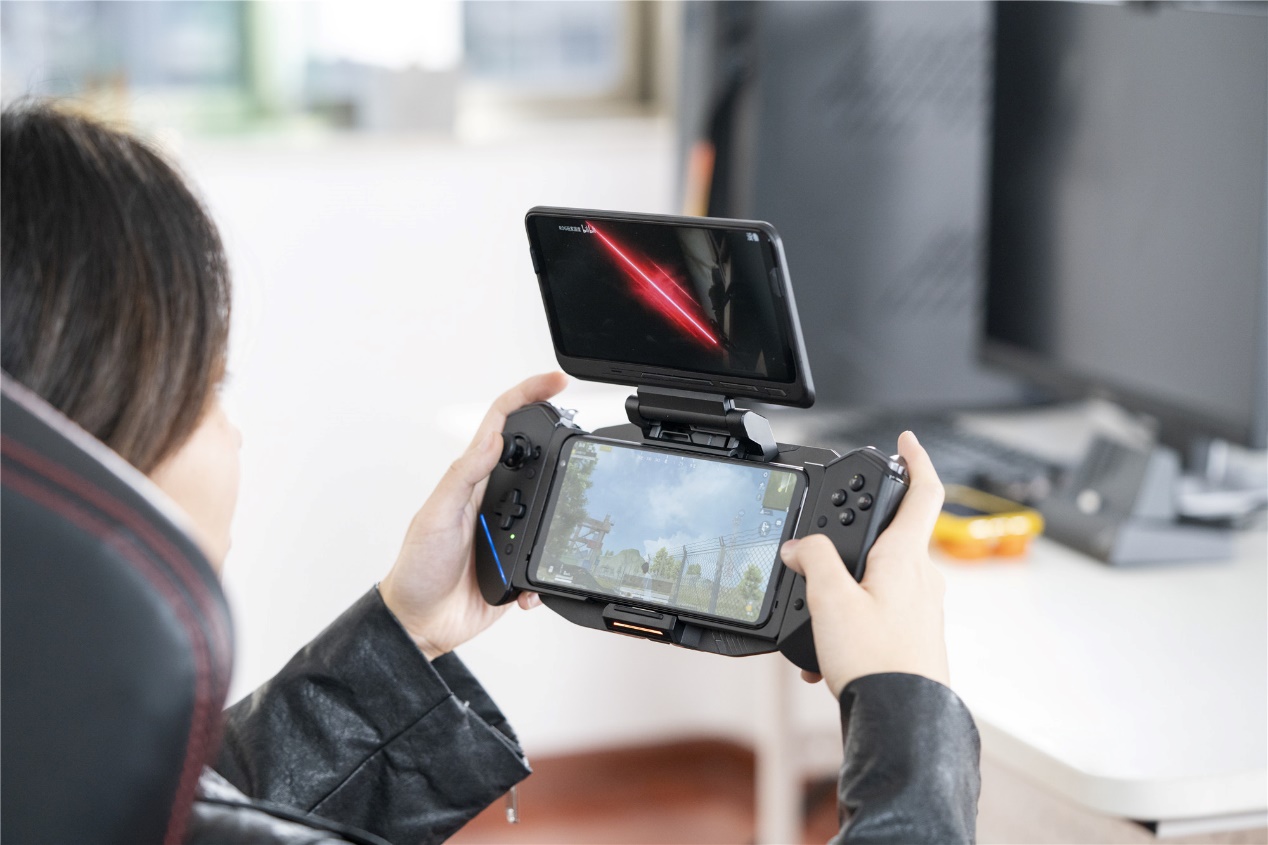 买游戏送箱子,买手机送游戏装备