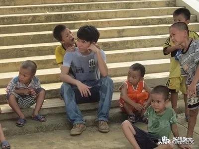 曾经对自己的绰号颇为忌讳，如今，大黑成了老黑，竟觉得有些受用