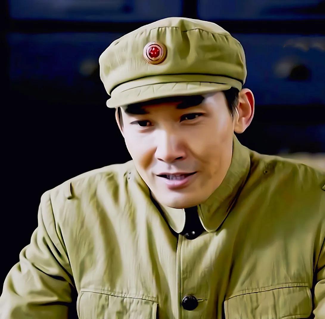 70年代穿白色警服的警察一身正气,监狱警察警服变迁史