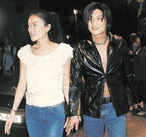 王菲谢霆锋年轻时的视频,王菲谢霆锋年轻时视频同台