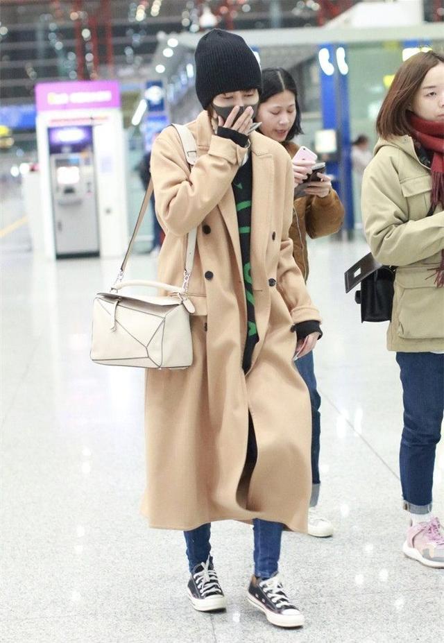 江疏影秋冬大衣搭配,江疏影的秋冬穿搭很显气质