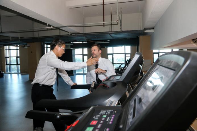 德足联盟客人到静海洽谈项目合作事宜