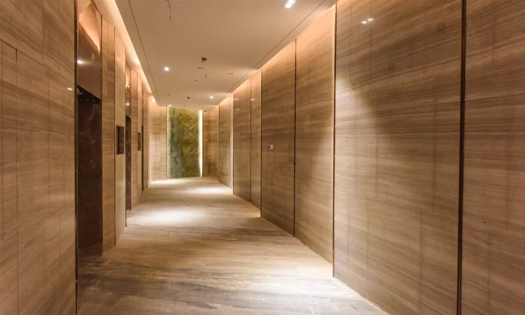 航空舱主题酒店,航空港区的四季酒店