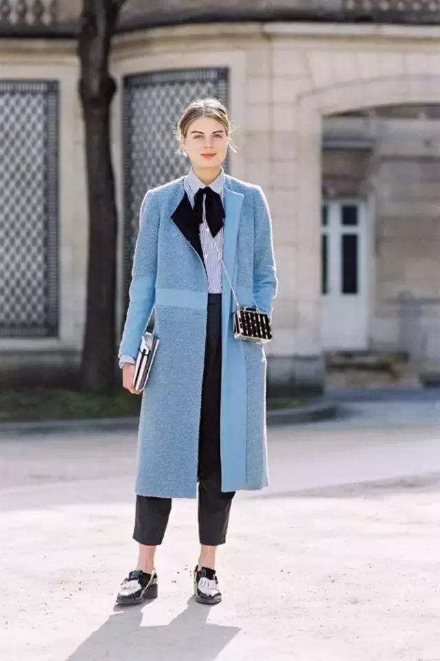 藏青色和黑色哪个更显白显气质,穿这几个颜色显白又气质