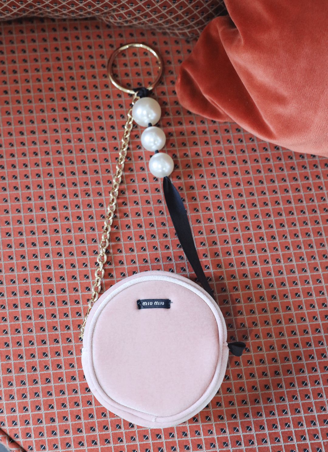 大牌包包手提袋改造教程,用买完东西的袋子改造时髦包包