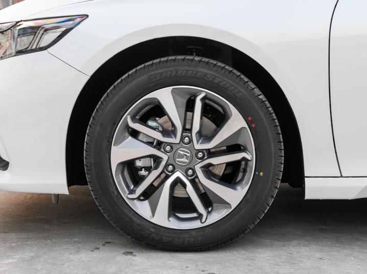 同是本田B级车,TA配可变悬架,油耗与雅阁混动一样低,却被忽视