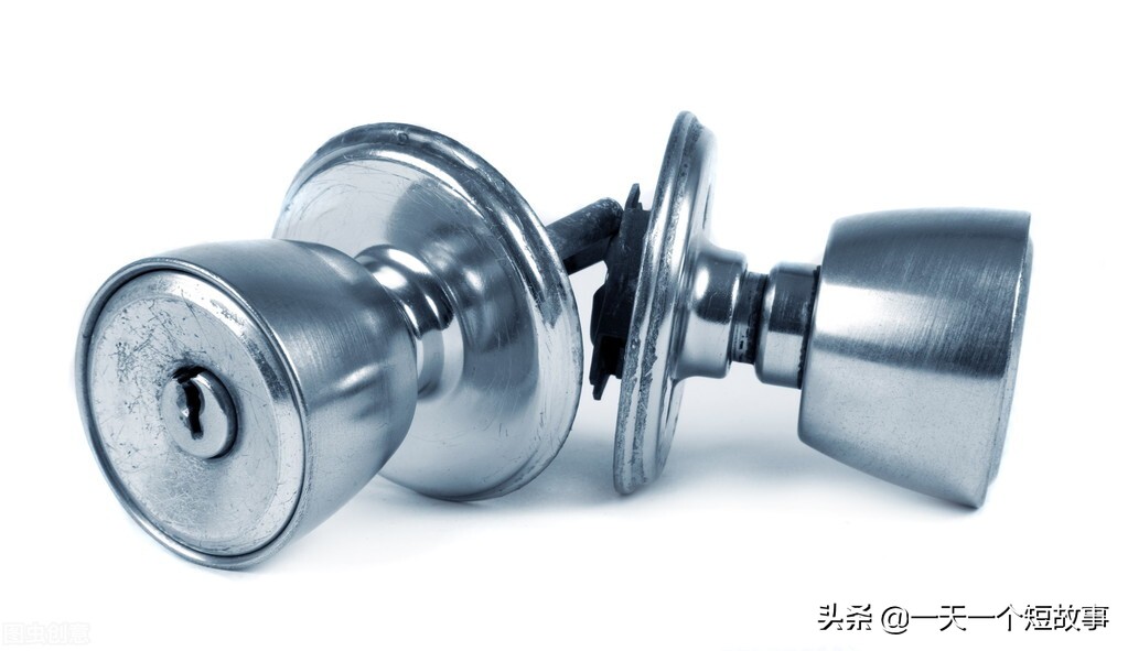 半夜房子异响怎么解,新房有怪响原因是个谜