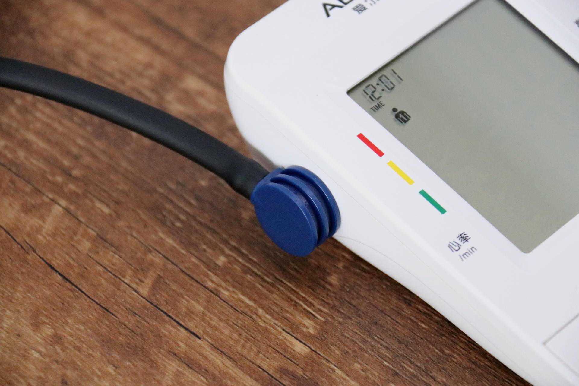 中老年好搭档,家用语音全自动手腕式电子血压计