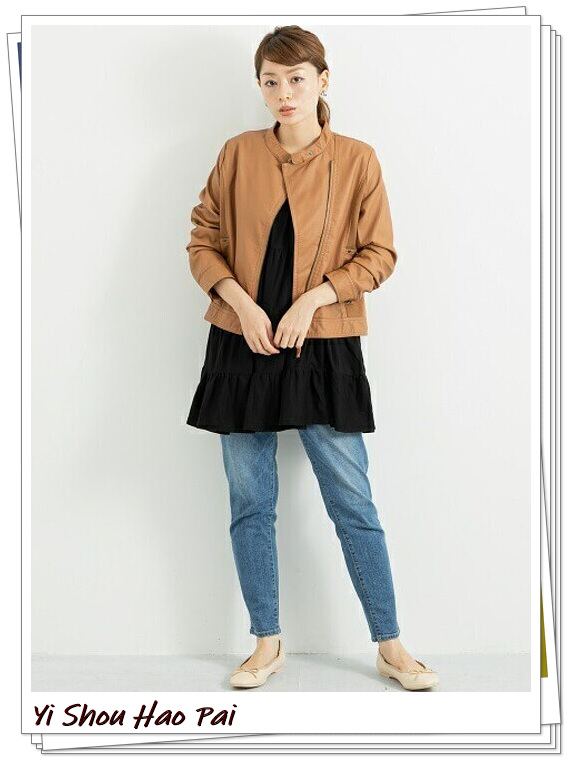 机车风格的皮夹克怎么搭配减龄,驼色皮夹克搭配什么颜色裙子好看