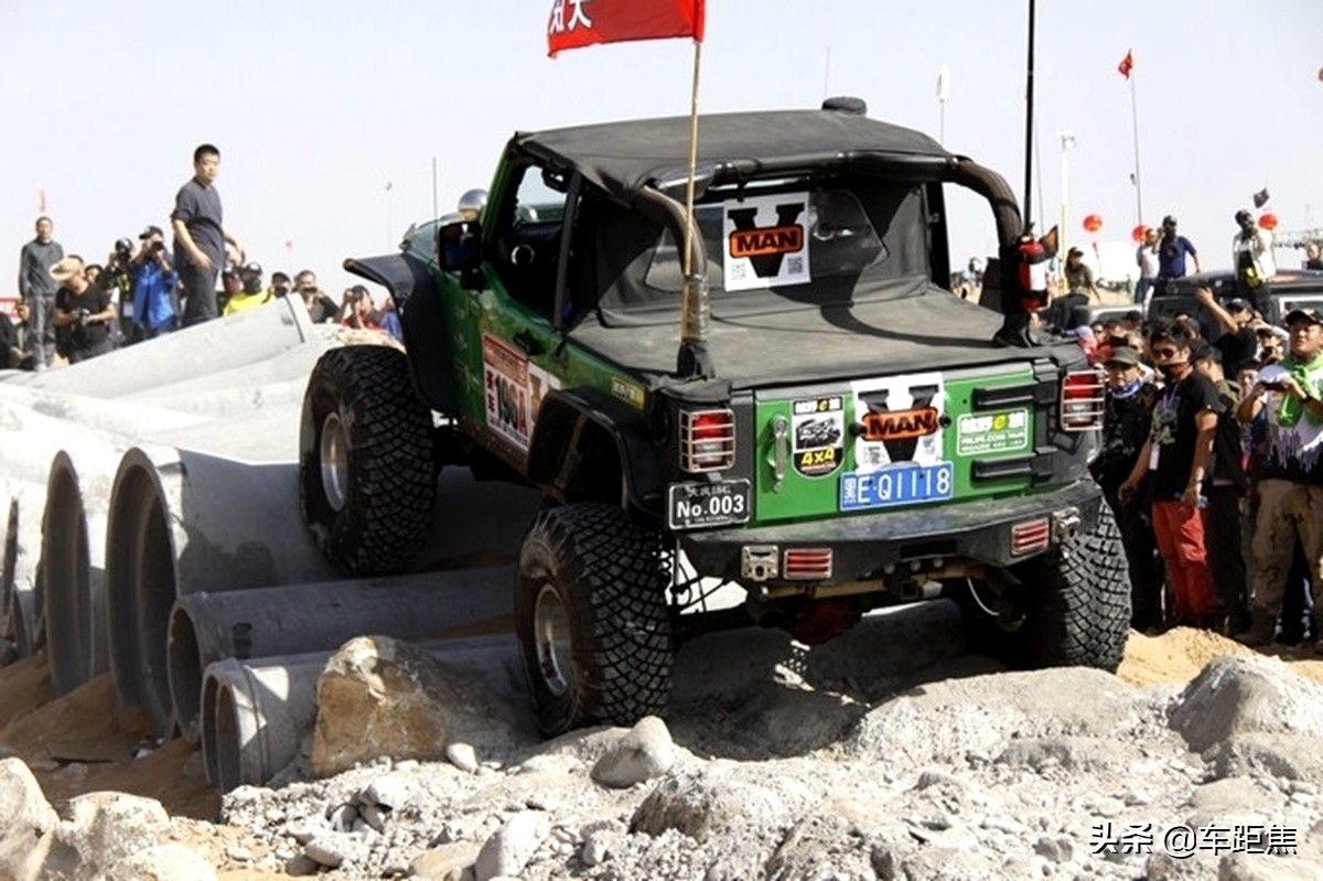 jeep角斗士2024款评测,jeep角斗士gladiator三排