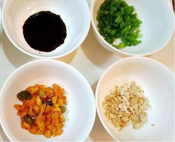 好吃的热干面的做法视频,教你正宗武汉热干面做法