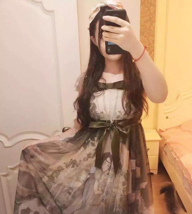 一条裙子卖180万,一条裙子卖了10万