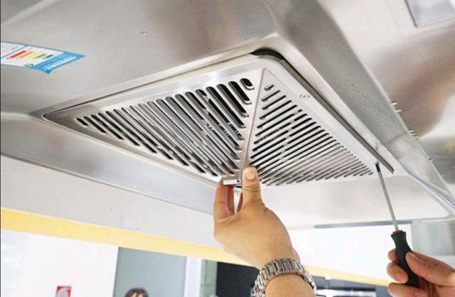 油烟机凝固的废油怎么处理,油烟机的废油别再倒掉了