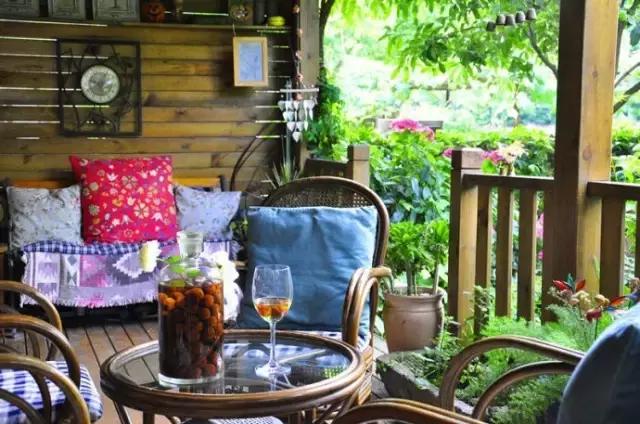 她40岁之前忙成狗，40岁之后在上海买房隐居