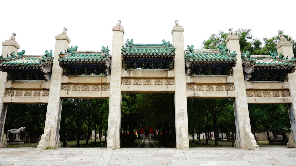 护国战役，*伯承刘**一战封“神”