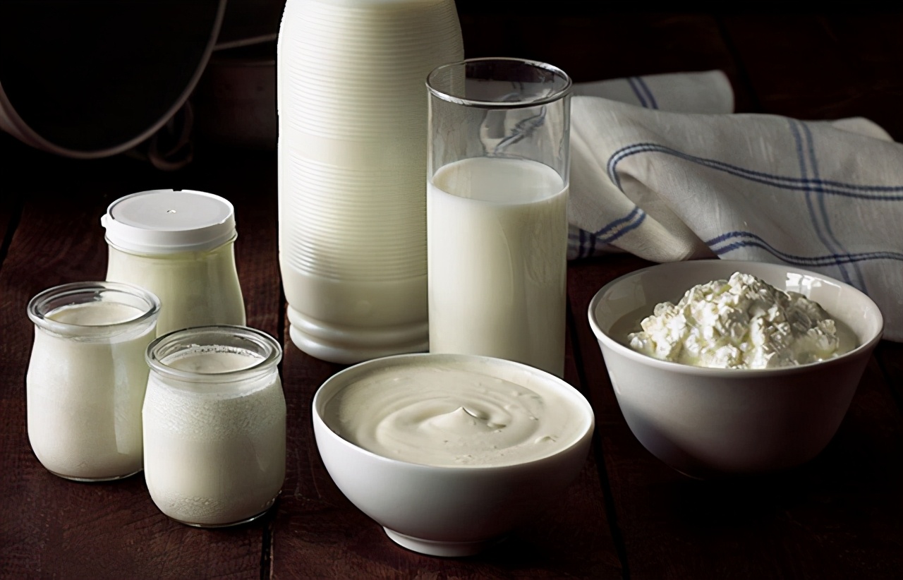 有机纯羊奶与普通配方奶哪个更好,市场上羊奶和牛奶哪个好