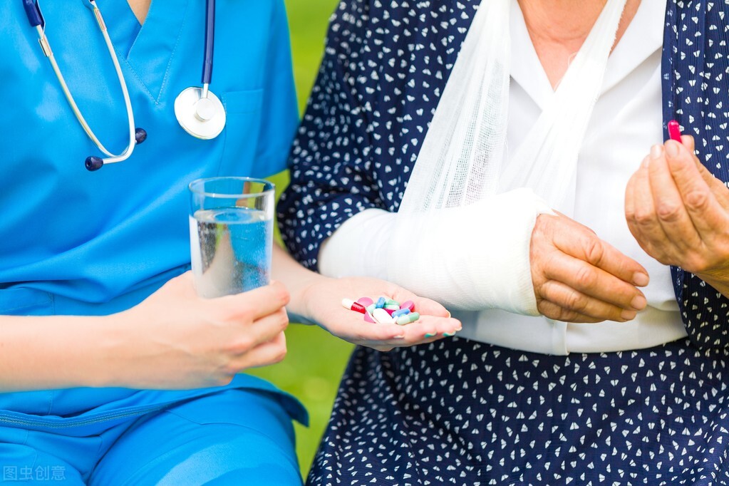 外伤出血如何清创包扎,大出血外伤急救包扎与止血的方法