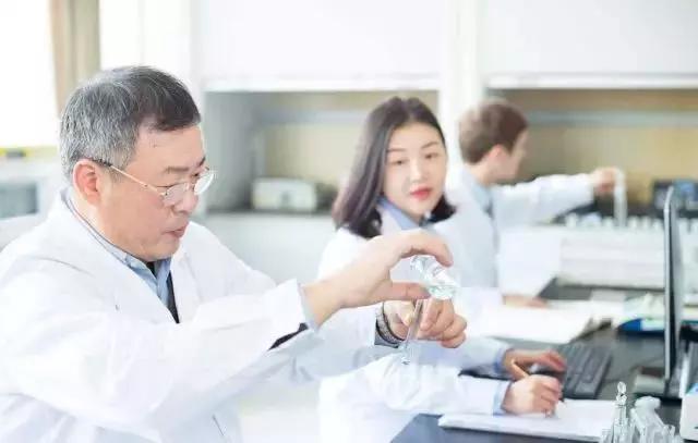 超临界蜂胶与普通蜂胶有几大优点,纯天然蜂胶的作用与功效