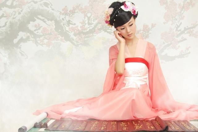 优秀作文且听风吟静待花开,优秀作文赏析青春