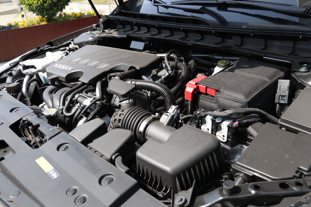 最新款天籁和第七代天籁对比,16万日系两厢车