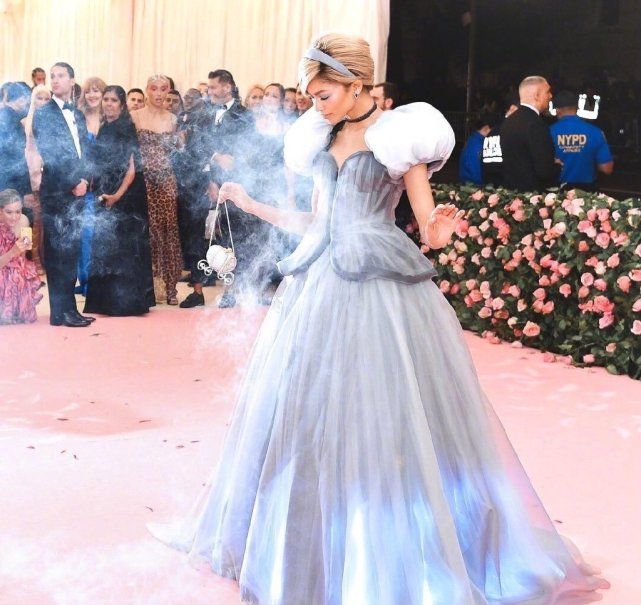 艳压红毯,美艳绝伦的红毯造型