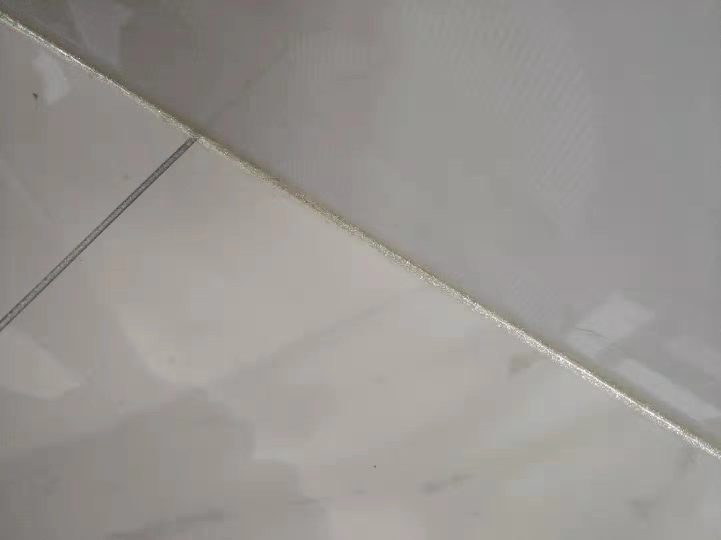 美缝剂是不是颜色越浅越容易变色,美缝剂什么颜色的比较耐黄变