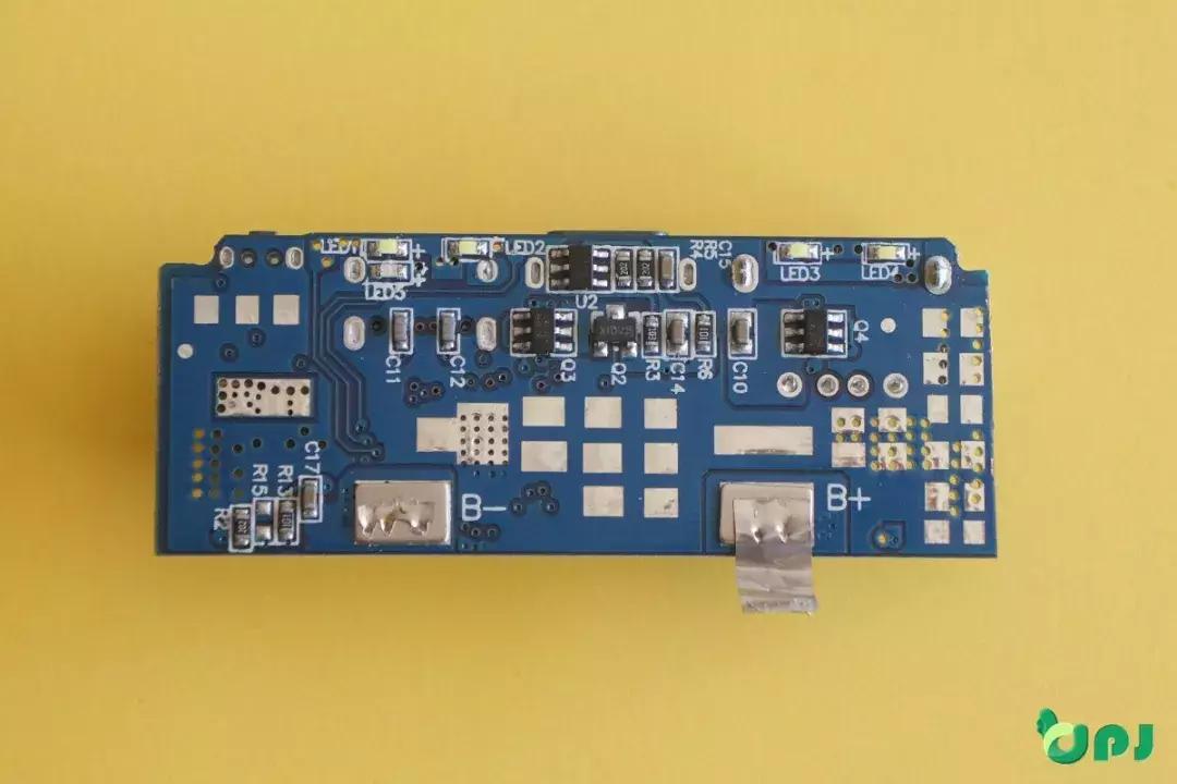 飞毛腿快充移动电源,飞毛腿充电宝m101拆解