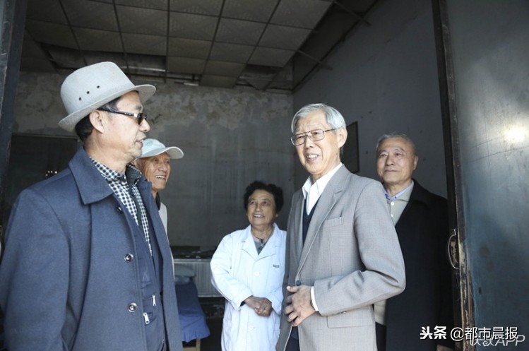 徐州8旬老人曾任中国驻四国大使！在国外那些年，他最想吃的是……