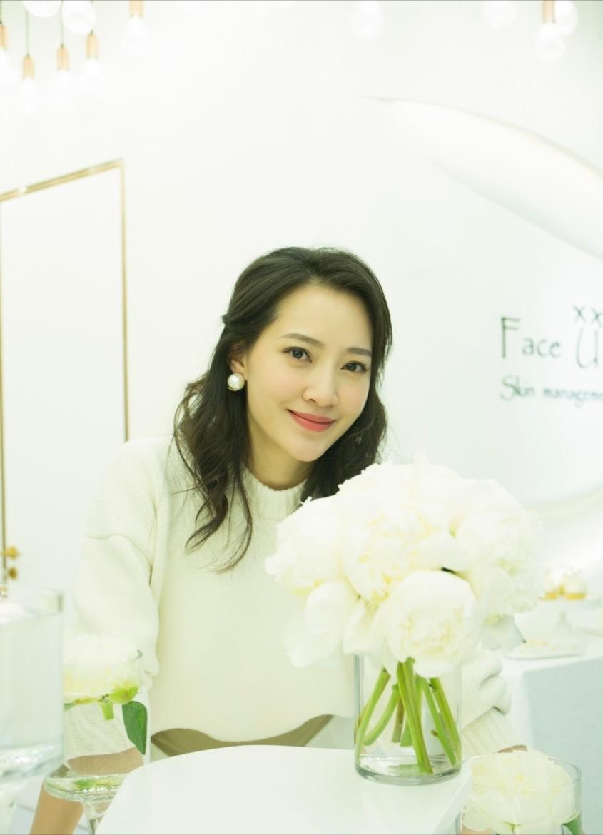 著名演员聂远：风雨中贤妻高擎爱的旗帜