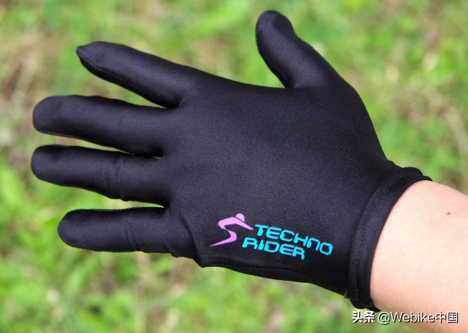 下雨天摩托车必备装备,骑摩托车下雨天必备神器