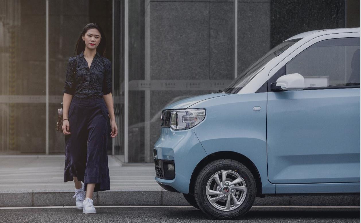 五菱宏光miniev现在还值得买吗,五菱宏光miniev有必要买新款吗