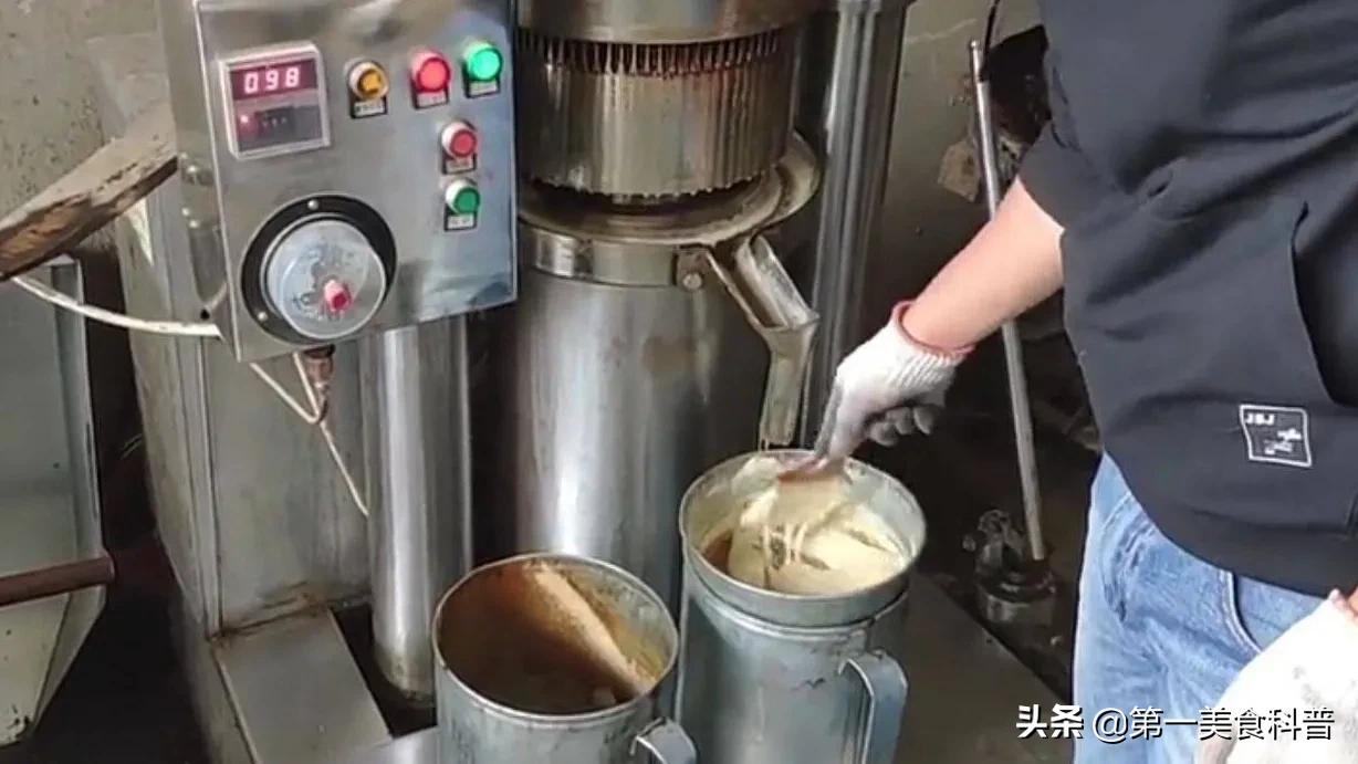 路边卖的芝麻油有害,传统纯小磨芝麻油