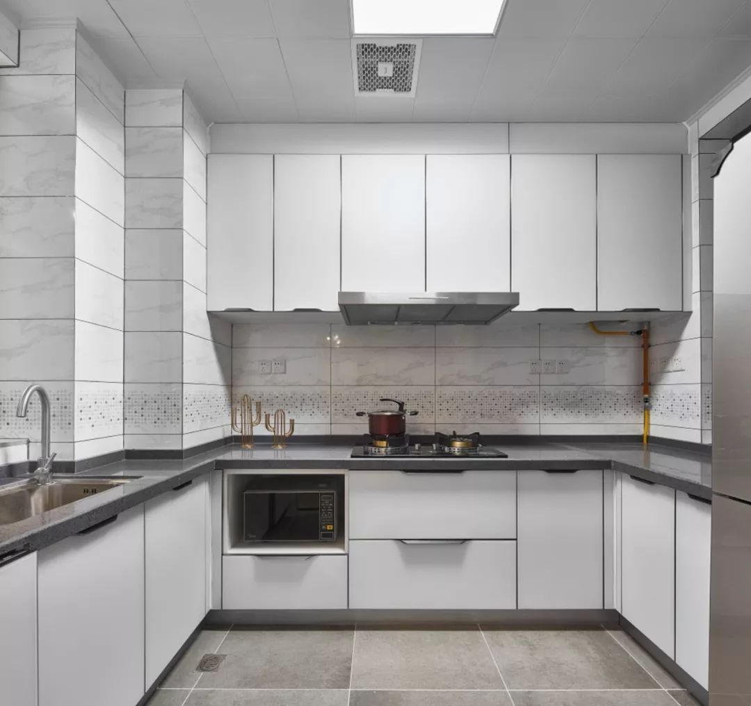 厨房热到爆怎么办,厨房热有什么办法解决