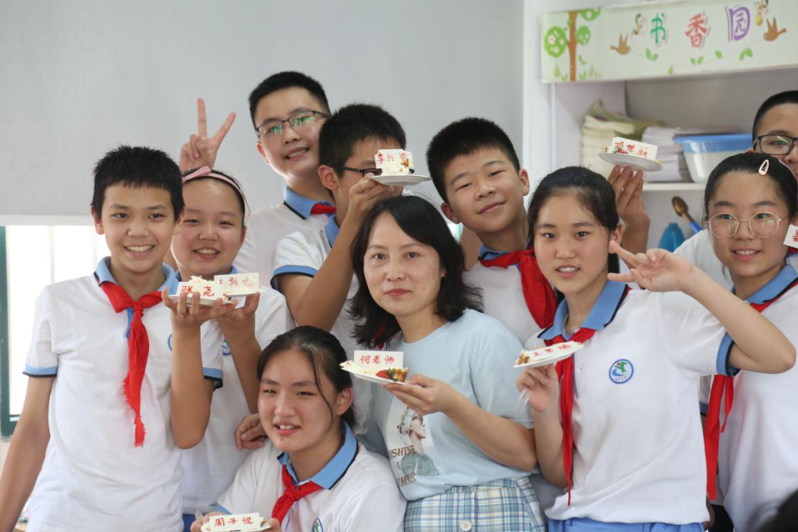 滁州路小学毕业典礼,向前有梦未来可期图片