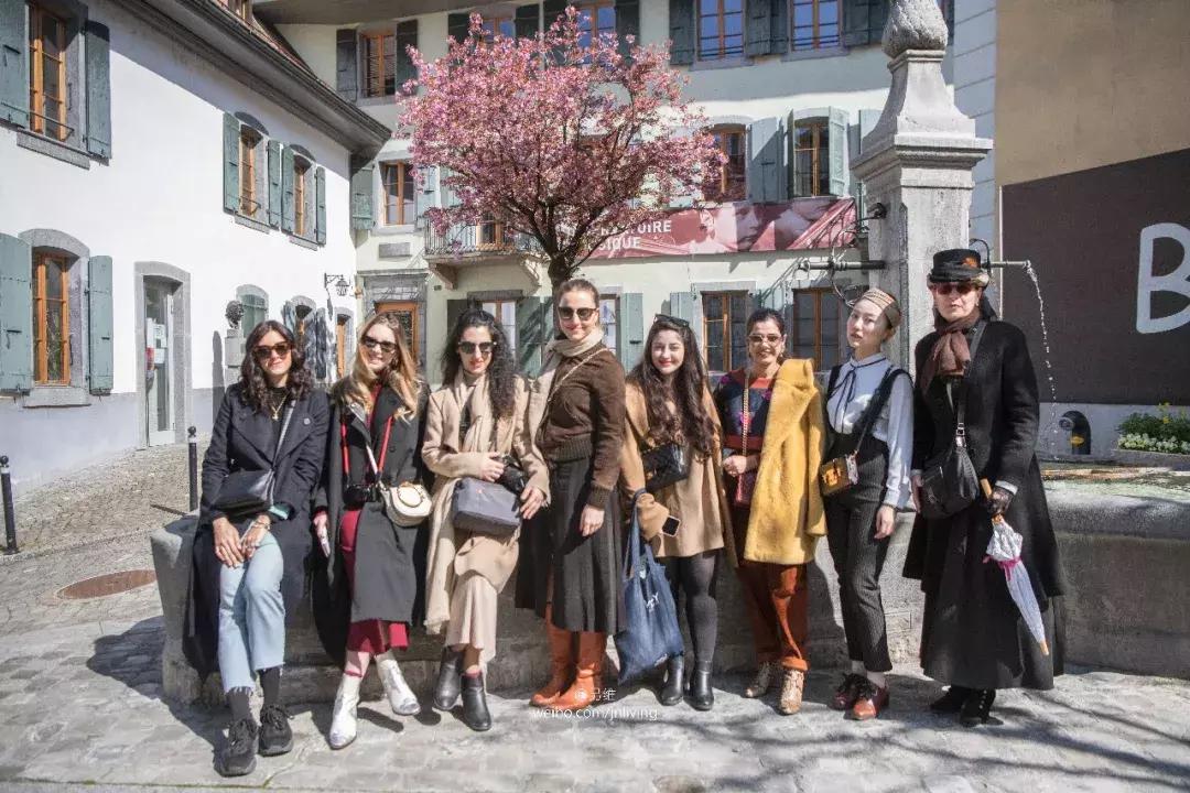 我去学了餐桌礼仪，感受到了满满的阶级差距