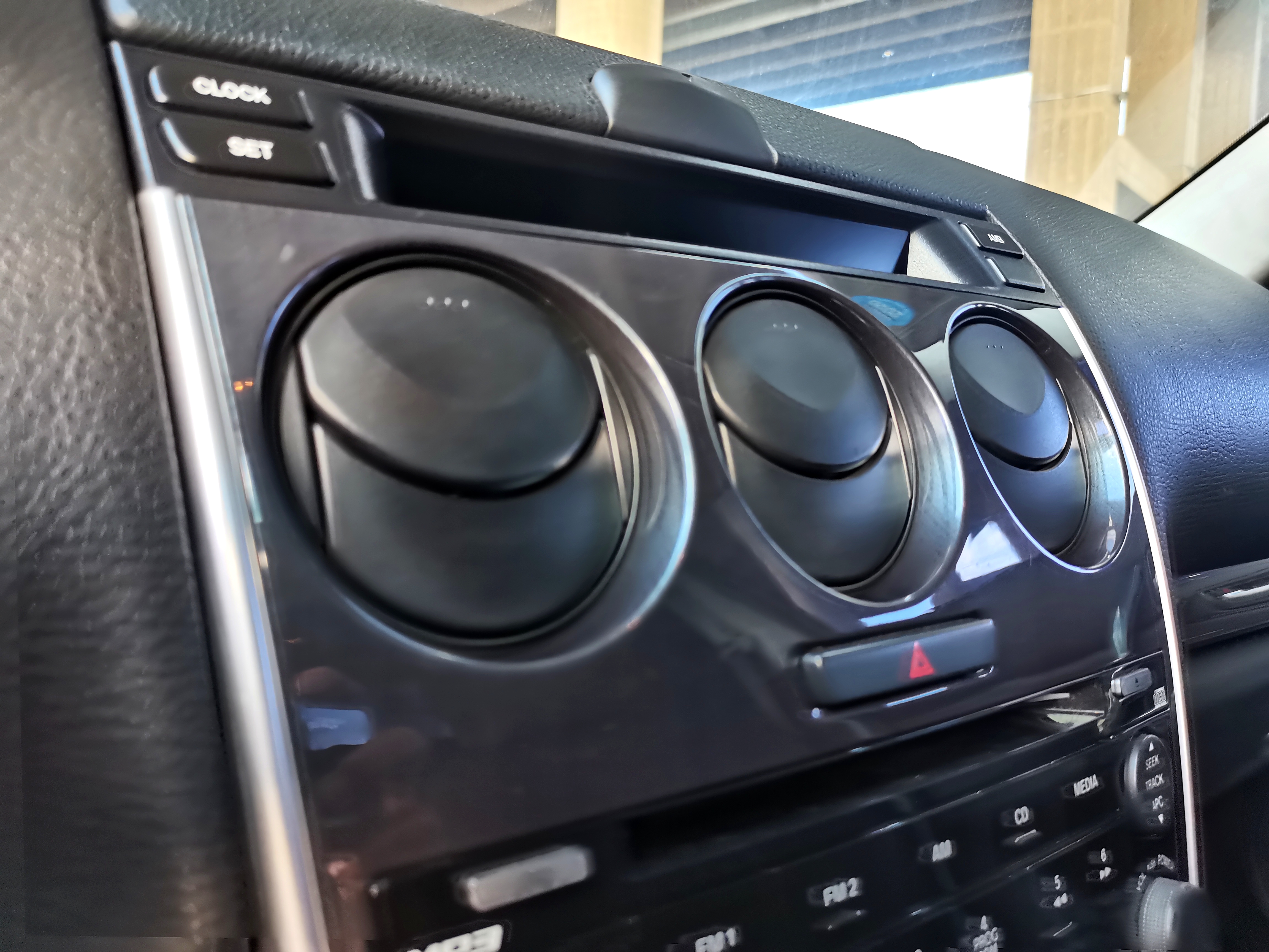 亮黑马自达6,亮灰马自达六