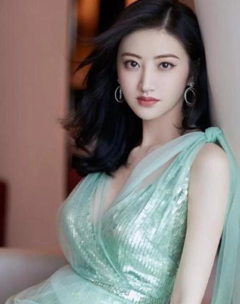 景甜的十年演艺之路,景甜2017年人气爆表势头强劲