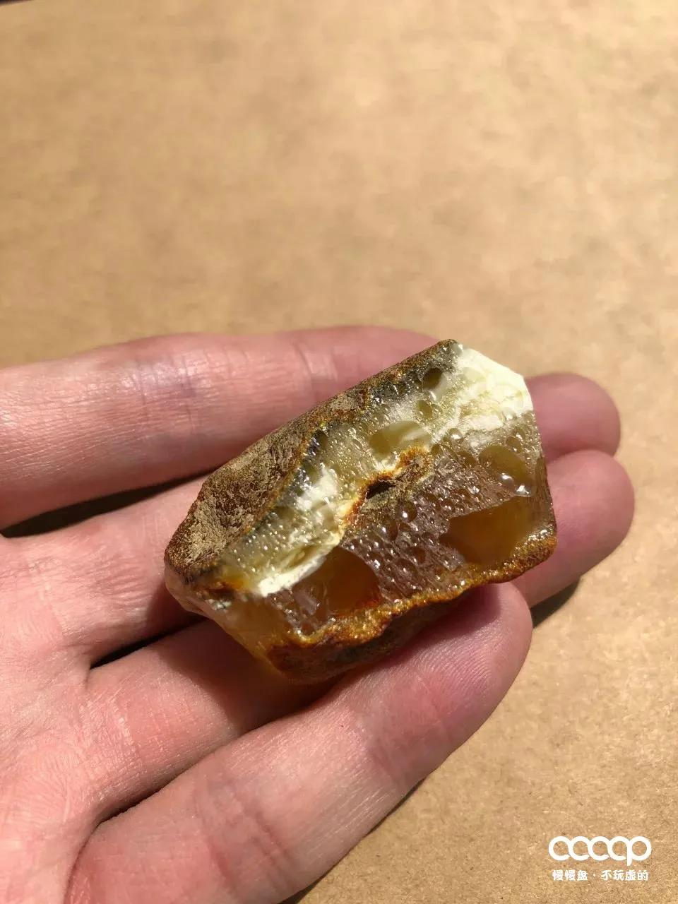 怎么选蜜蜡原石,怎么样才能买到真的蜜蜡原石